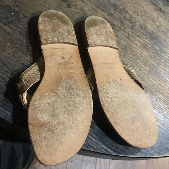 MANOLO BLAHNIK Gold reptile pescatarian leather thong sandals sz38 - Picture 6 of 7